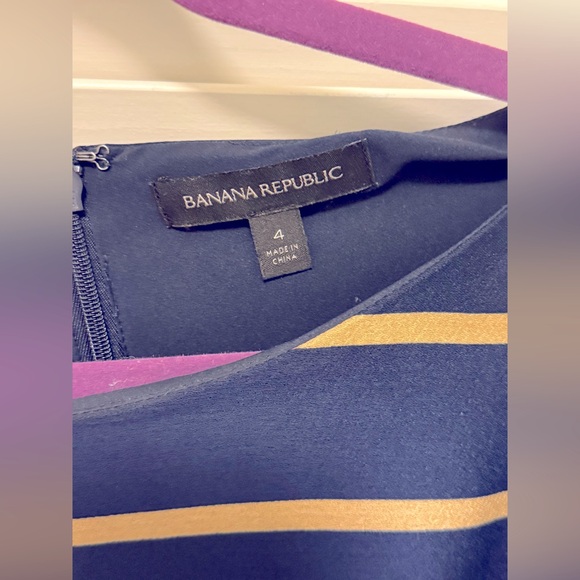 Banana Republic Navy Dress with Gold Stripes Sz 4 - Picture 4 of 4